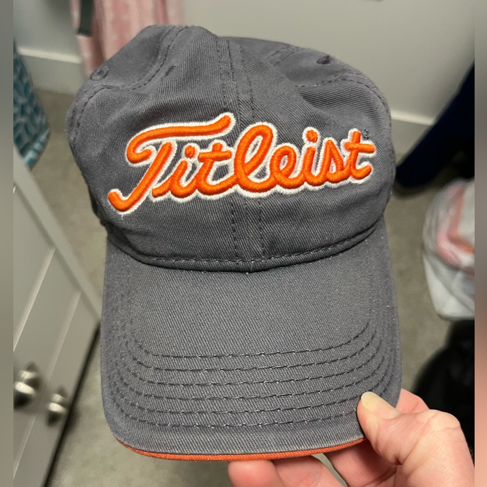 Youth Titleist Ball cap - good shape